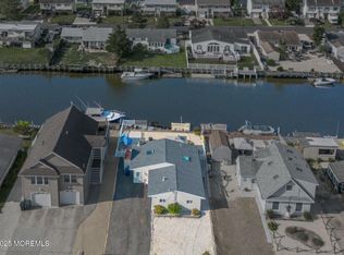 25 W Mullica Rd, Little Egg Harbor, NJ 08087