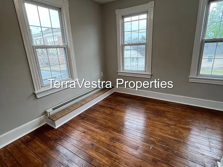 805 Archer St — Photo 5