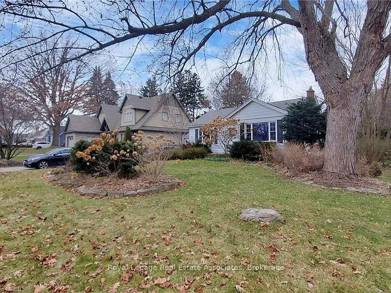 925 Kingsway Dr #BASEMENT — Photo 3