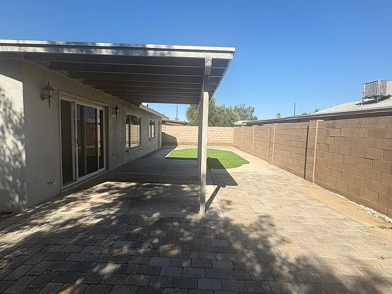 7137 W Colter St — Photo 27