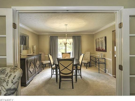 5th image of 27303 Hemlock Dr