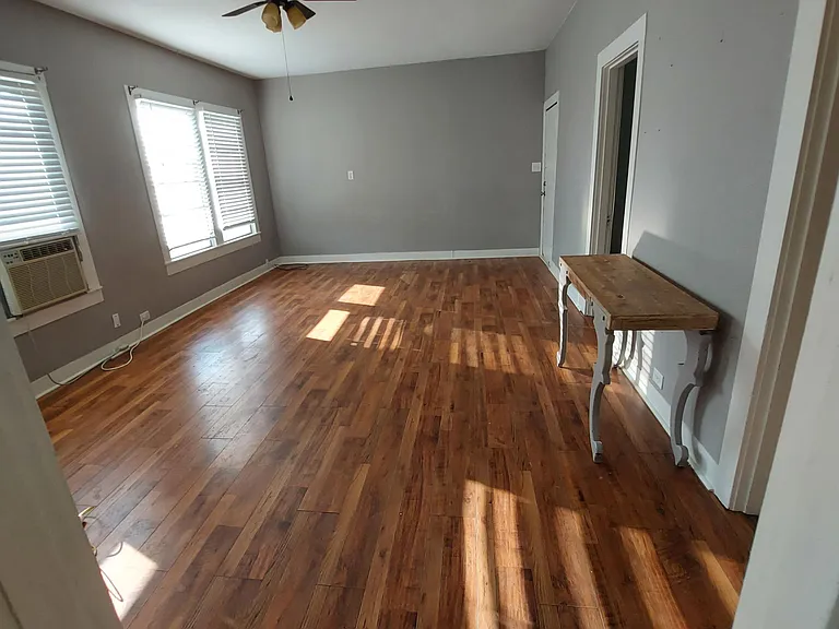 1704 E Chaffin St — Photo 6