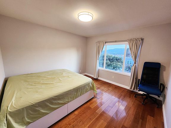 5th image of 247 Teddy Ave