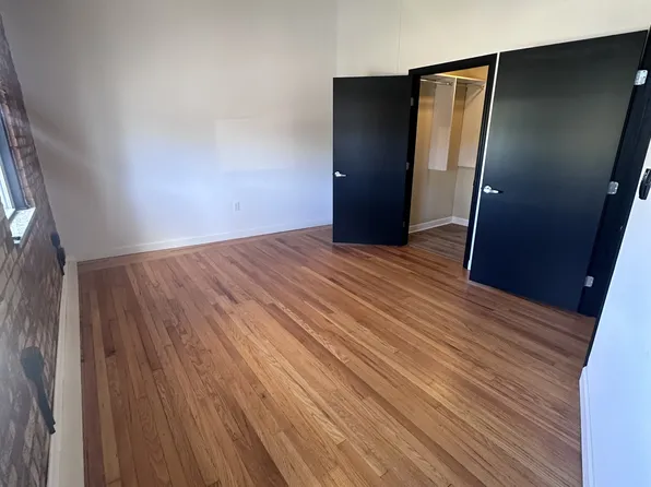 2800 Mayfield Rd, Cleveland Heights, OH 44118