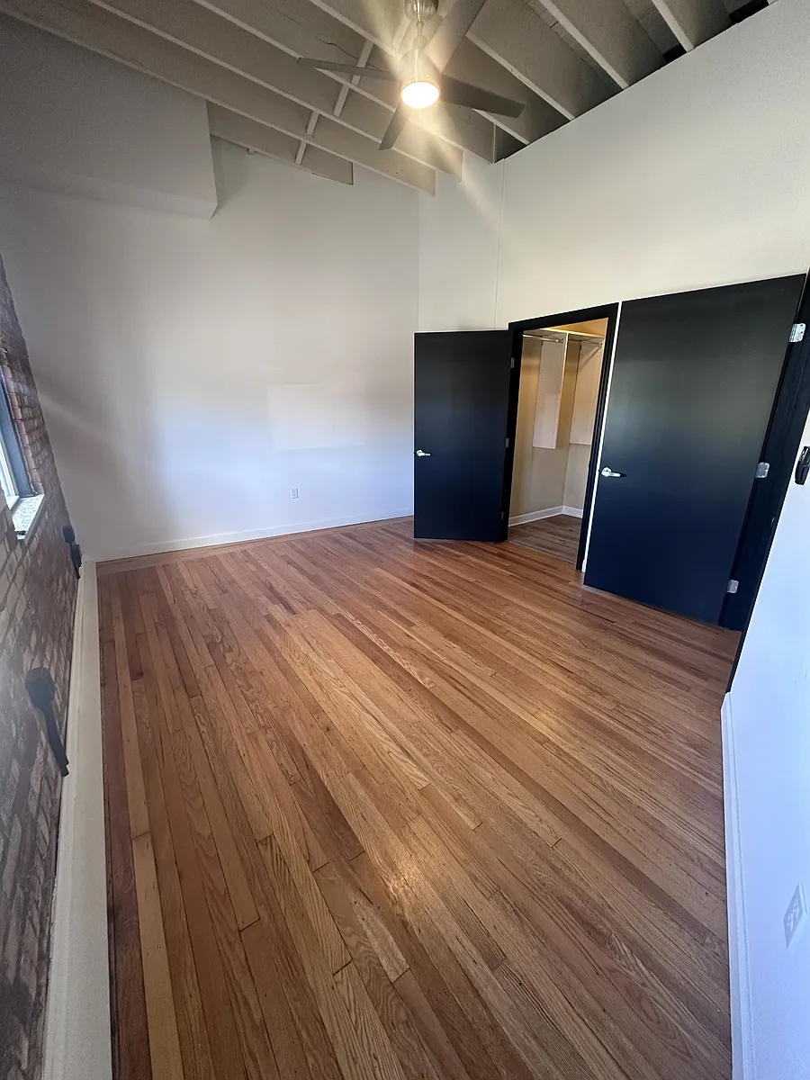 Building Photo - 2800 Mayfield Rd