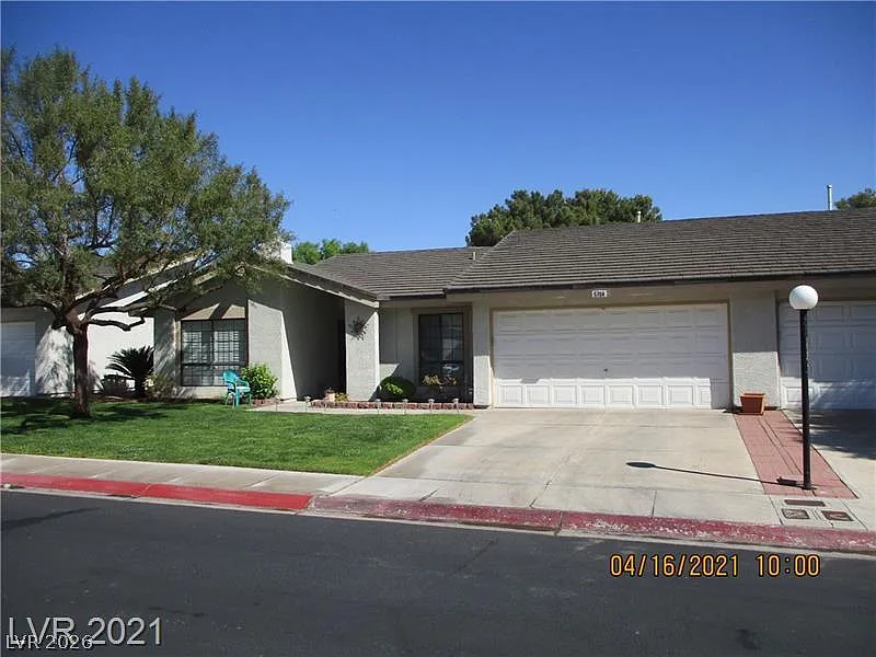 3 bed, 2.0 bath, 1456 sqft, $1,995 — Photo 2
