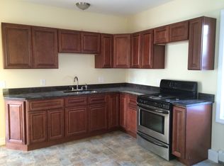 28 Paradis Ave, Woonsocket, RI 02895