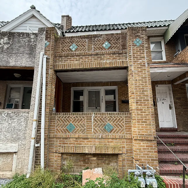 218 Court Ave