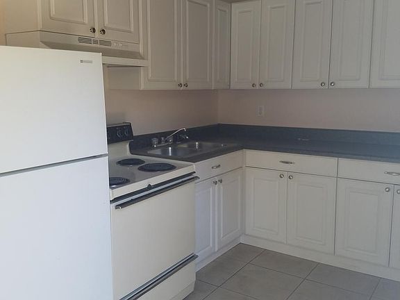 2nd image of 1506 1/2 Bay St SE
