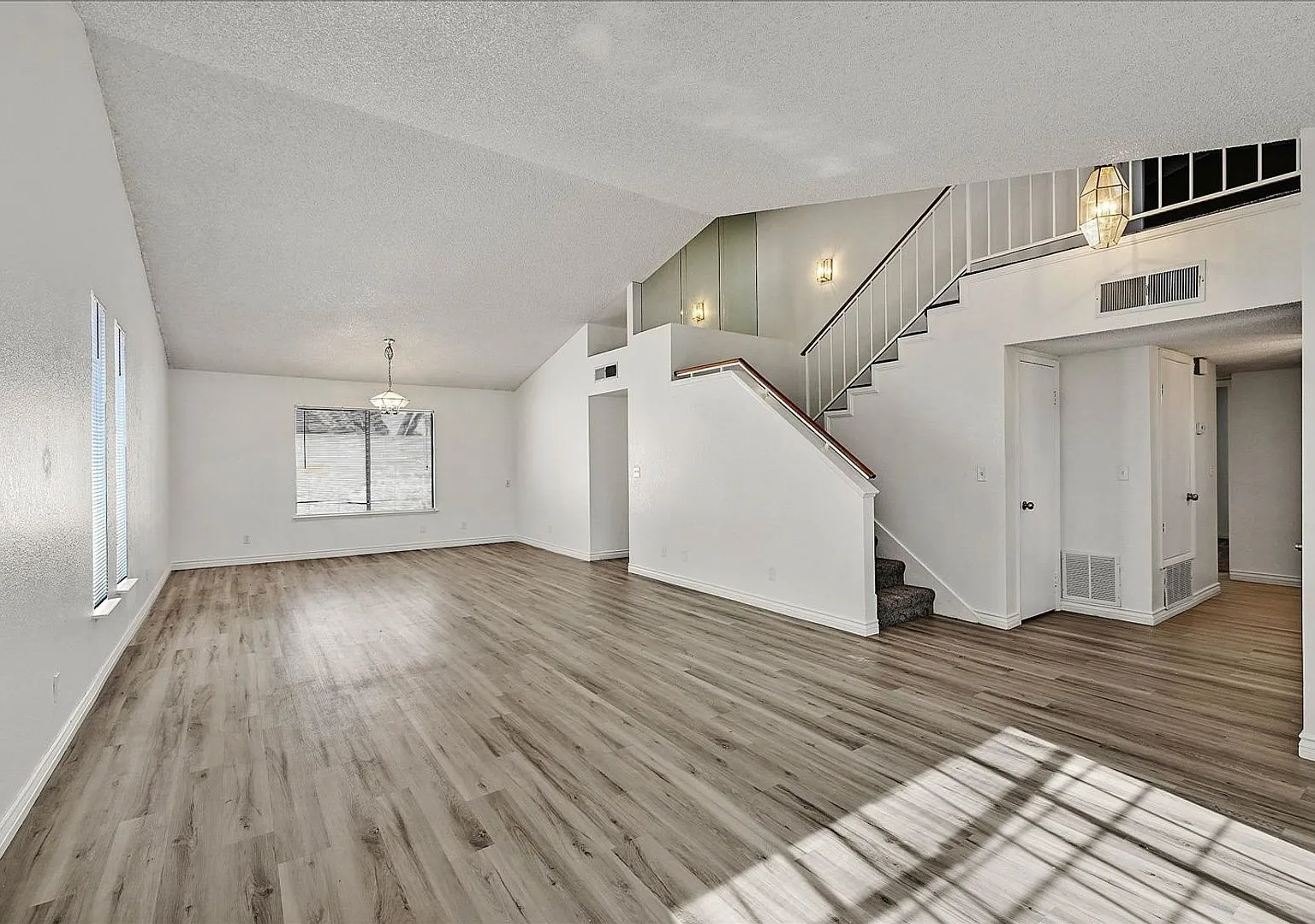 4824 Norway Ln — Photo 4