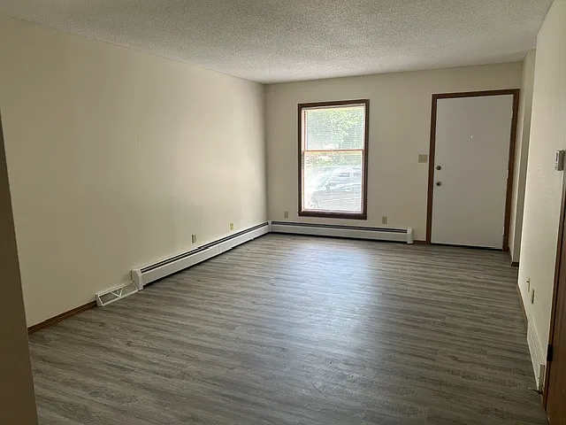 631 East Grove Avenue - 7 — Photo 4
