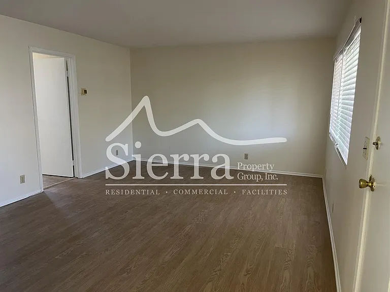 218 W Islay St #6 — Photo 2