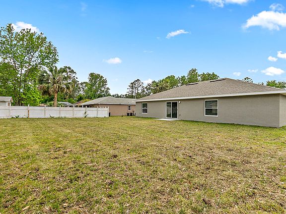 4th image of 17 Pinetree Dr