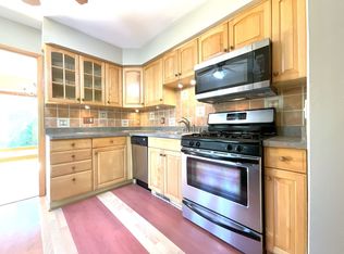 1104/06 E Glendale Ave, Milwaukee, WI 53211