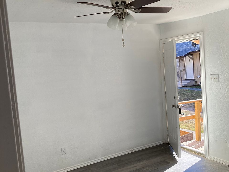 1st image of 335 Clovis Pl #4