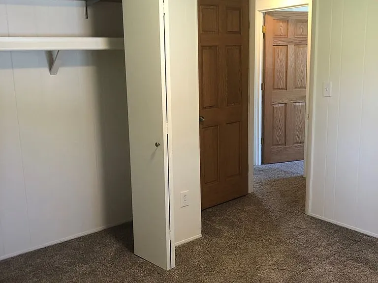2824 Country Ln — Photo 15