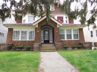 3086 E Derbyshire Rd, Cleveland, OH 44118