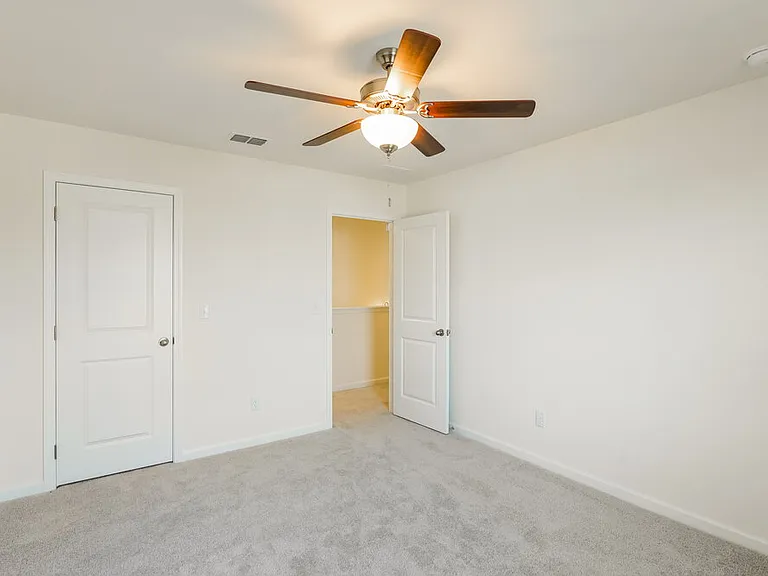 195 Snowdrop Ave — Photo 14