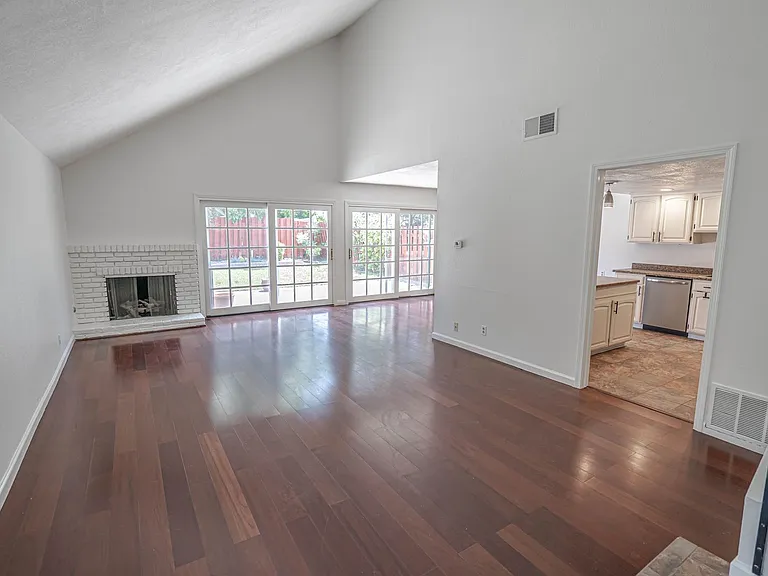 27020 Rio Pecos Dr — Photo 2