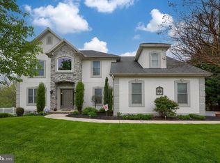 201 Ridgefield Dr, York, PA 17403