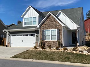 11 Lyndon Cir, Arden, NC 28704