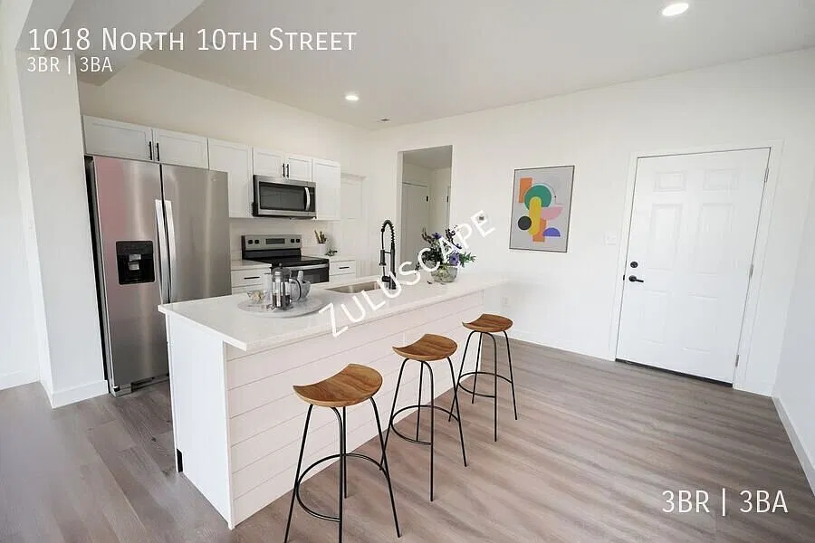 Brand New Townhomes in Elwood Indiana / 3 bed 2.5 bath — Photo 3