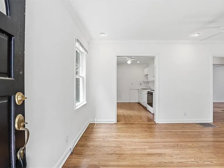 1464 Hawthorne Ave NW — Photo 4