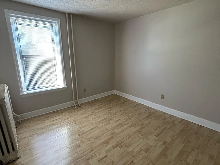 315 N 3rd Ave E — Photo 5