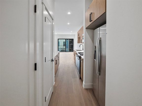 4th image of 740 Blue River Parkway UNIT E2