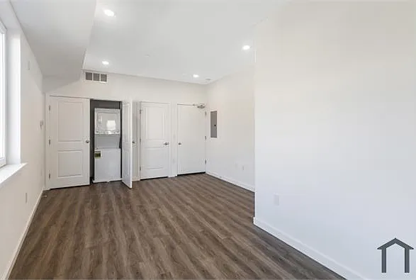 1616 N 54th St — Photo 35