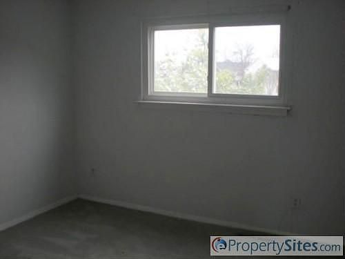 3rd image of 3401 Crimson Holly Ln