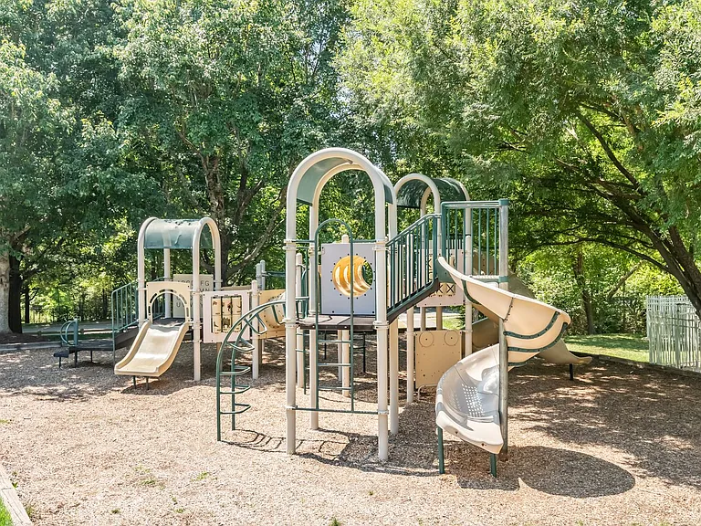 207 Towne Ridge Ln — Photo 35