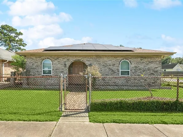225 E Casa Calvo St, Chalmette, LA 70043