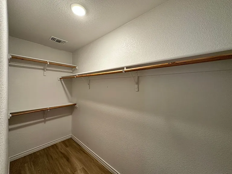 1813 Clovis Dr — Photo 38
