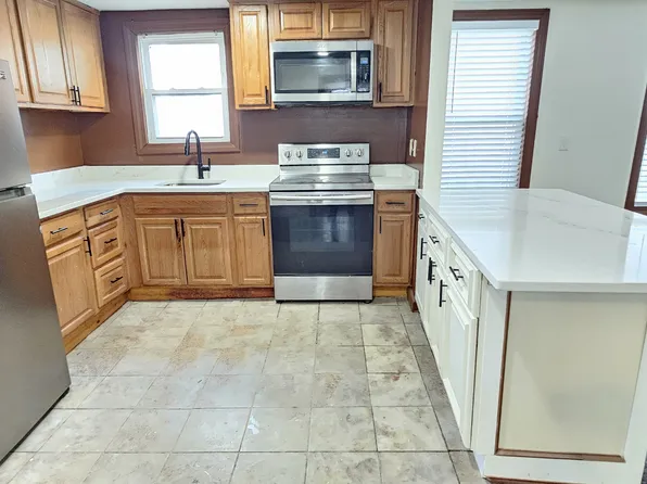 21 Central St #2, Whitman, MA 02382