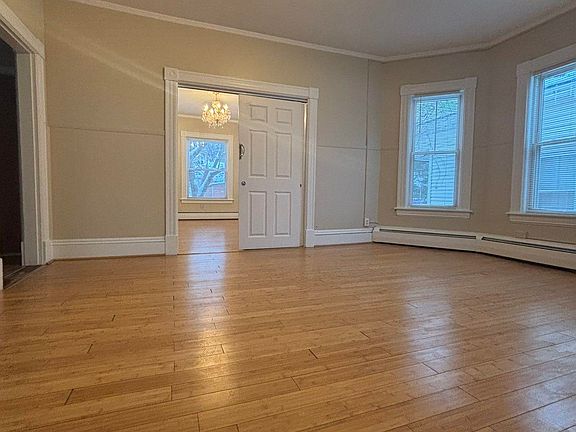 3rd image of 100 Ashland St Unit 2