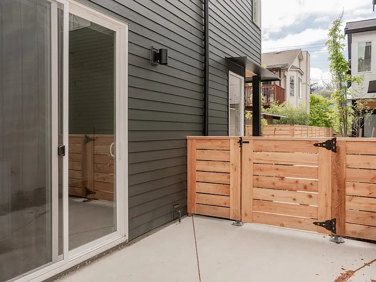 4256 S Willow St — Photo 14