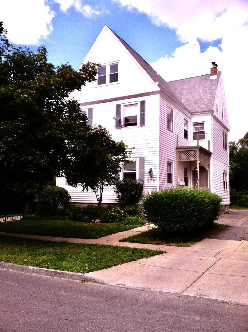 379 Bryant — Photo 1