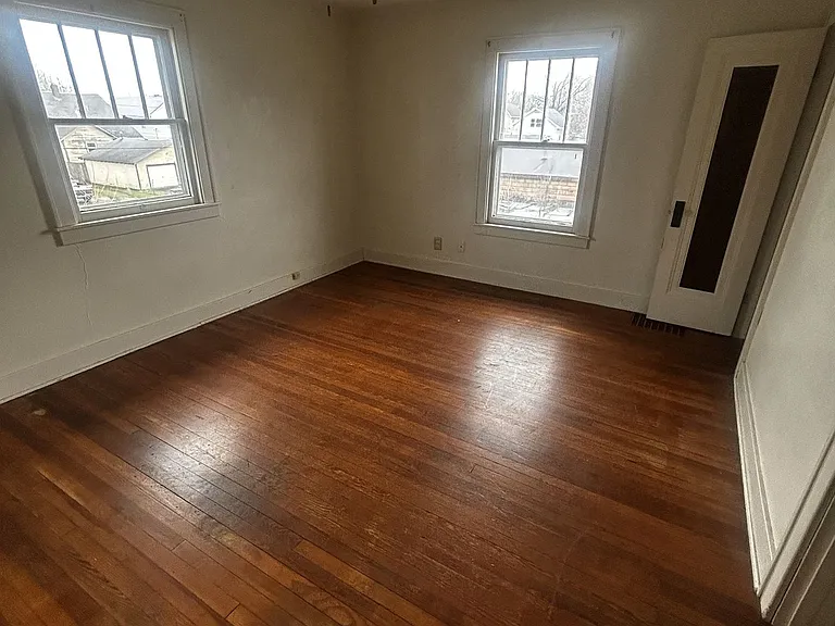 Washington Street Duplex — Photo 8