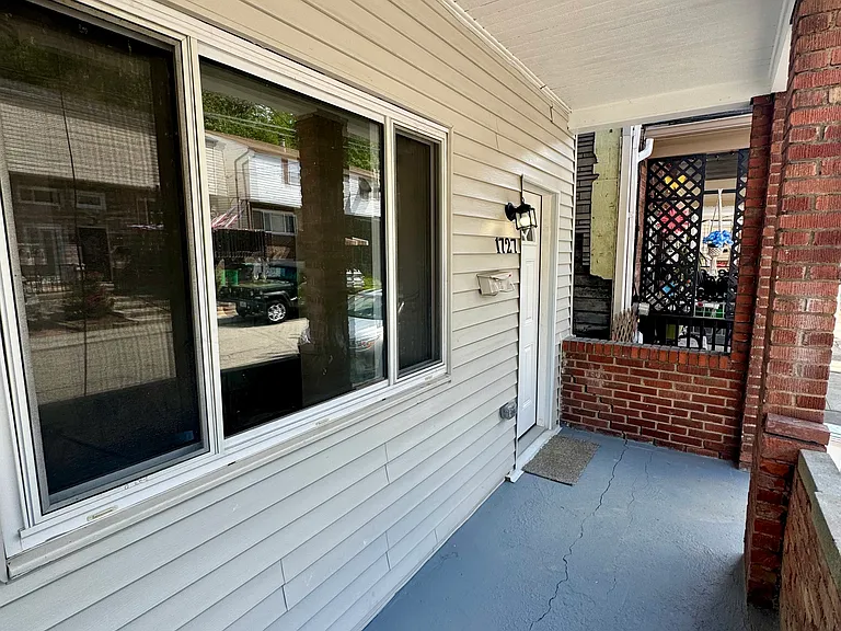 1727 S Canal St — Photo 2