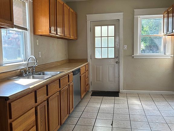 3rd image of 343 E 33rd St