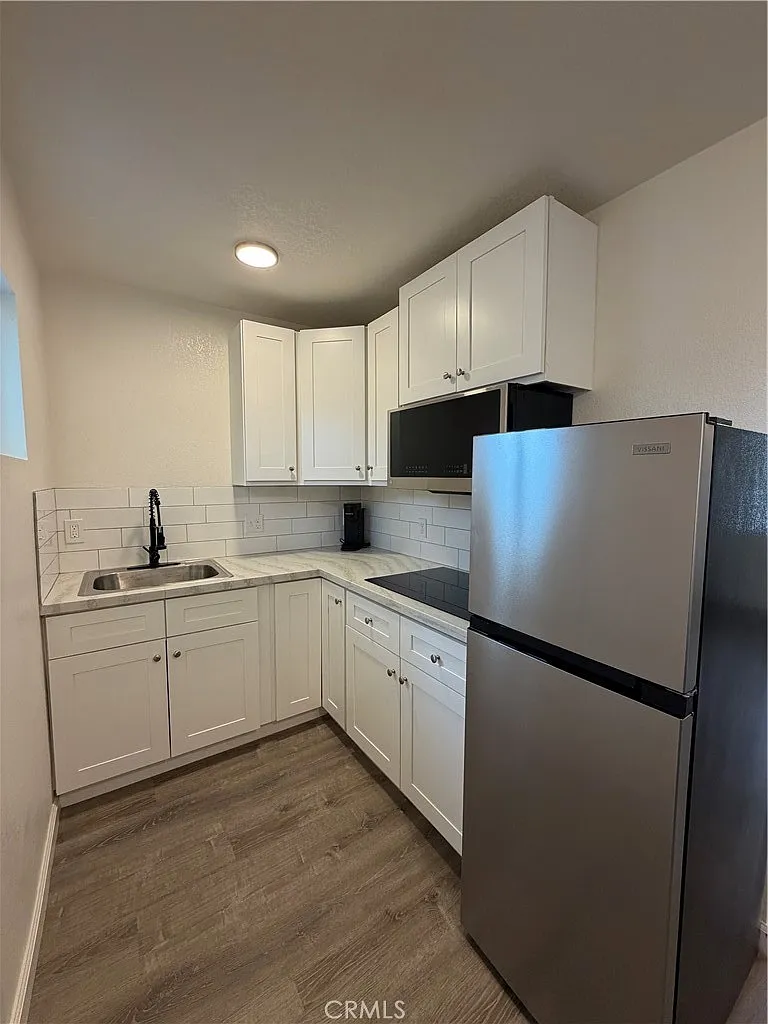 1 bed, 400 sqft, $1,600 — Photo 3
