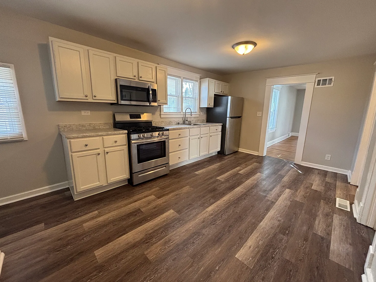 3 bed, 1400 sqft, $1,950 — Photo 3