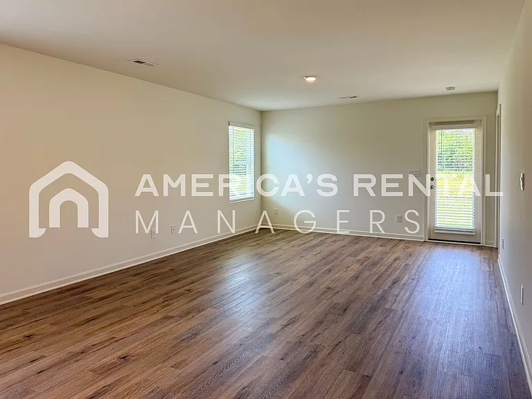 18584 Caffee Dr — Photo 15