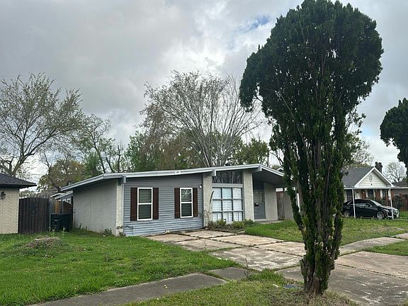 3rd image of 903 Arvana St