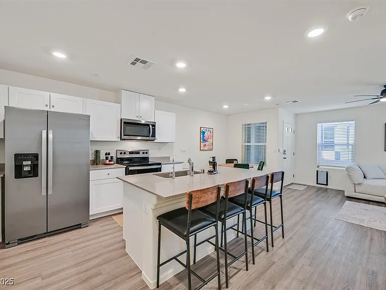 1906 Arietta Vista St — Photo 10