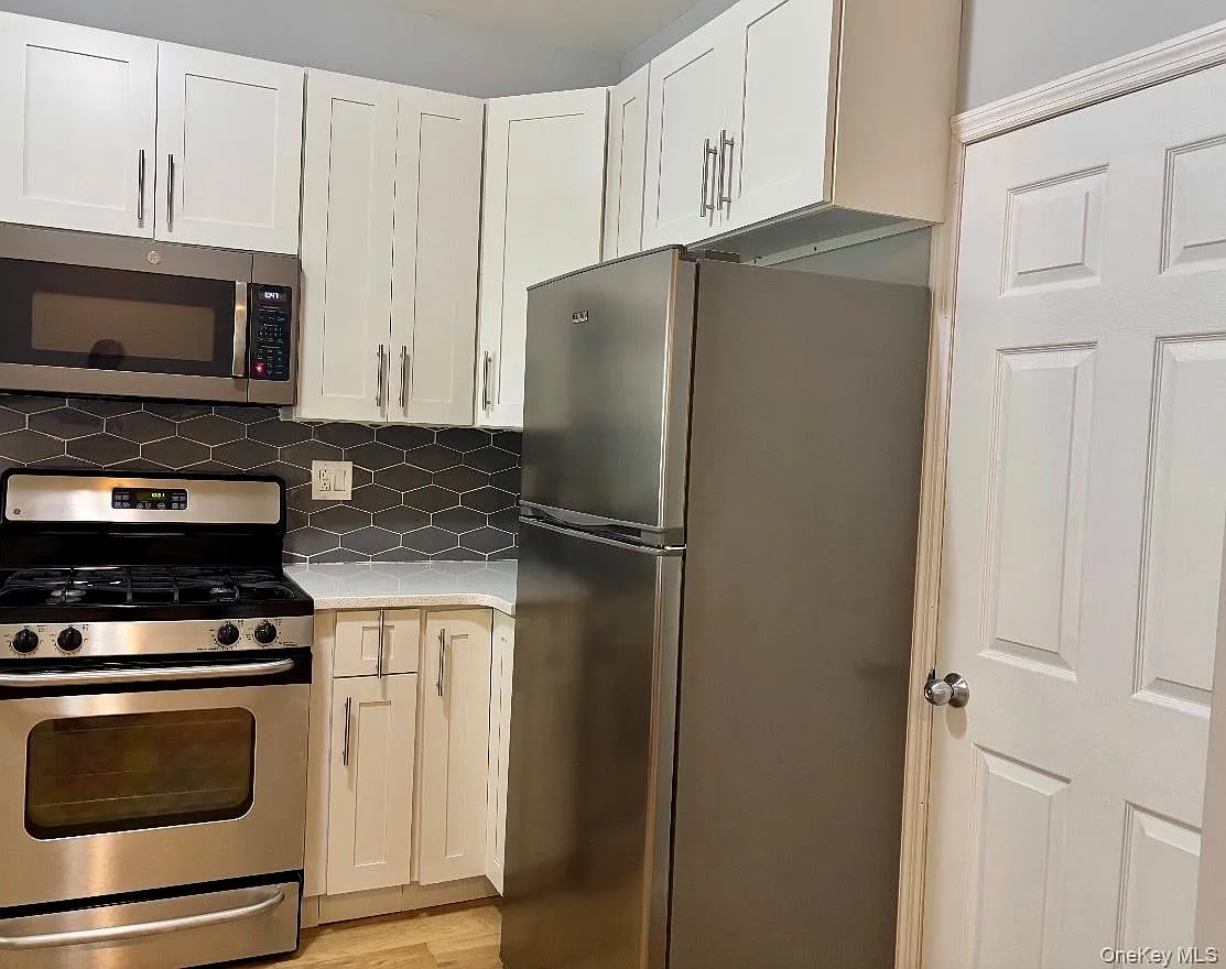 2 bed, 1.0 bath, 1242 sqft, $2,900 — Photo 4