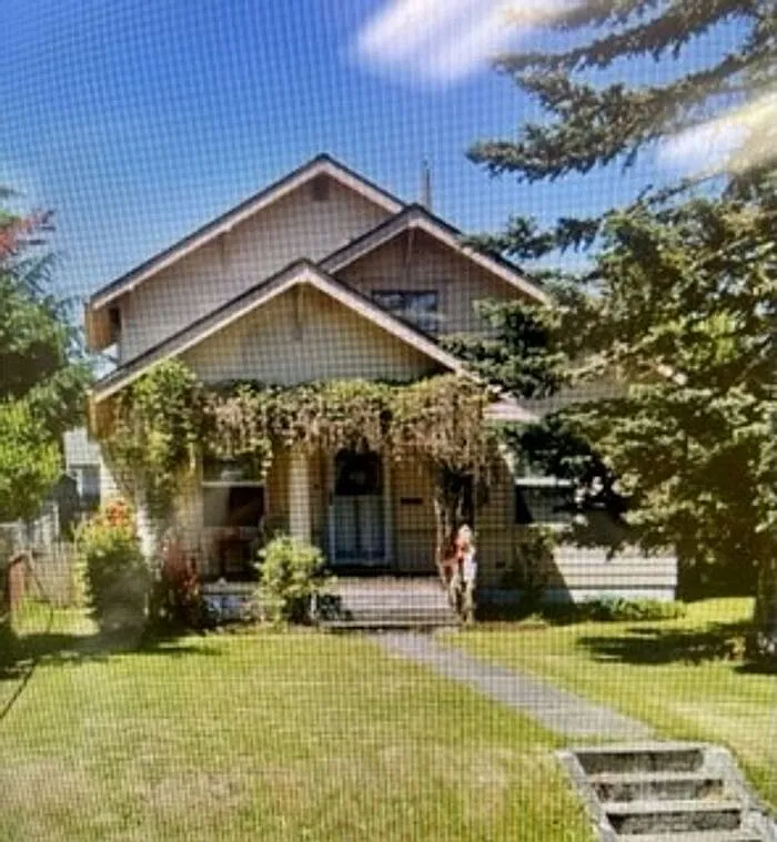 3 bed, 2.0 bath, 2100 sqft, $2,500 — Photo 1