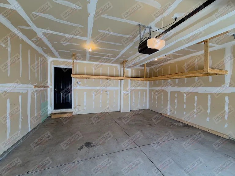 3301 Quacker Ave — Photo 24