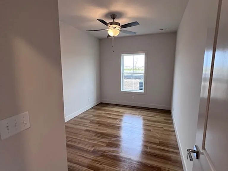 913 Green Mill Rd #5 — Photo 3